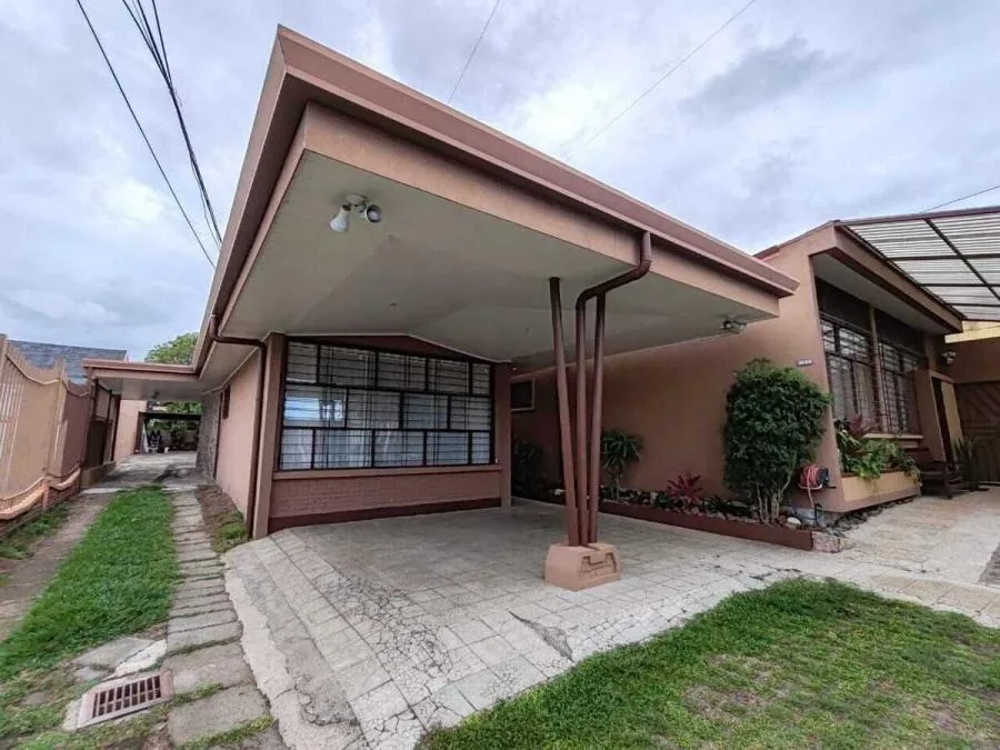 Alquiler de apartamento en Barrio La Guaria, Moravia #2699 - Alquiler / Renta en San Vicente