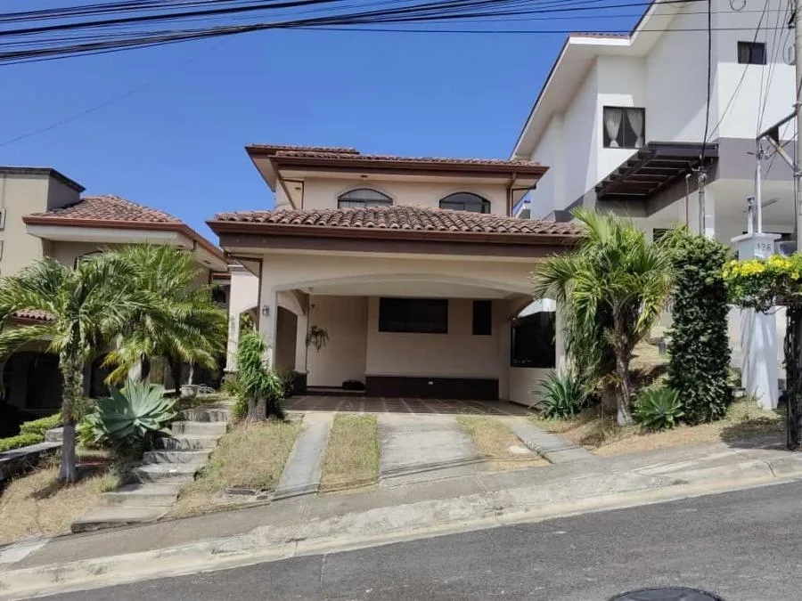 Casa en venta en condominio La Ladera, Ulloa de Heredia - Venta en Heredia