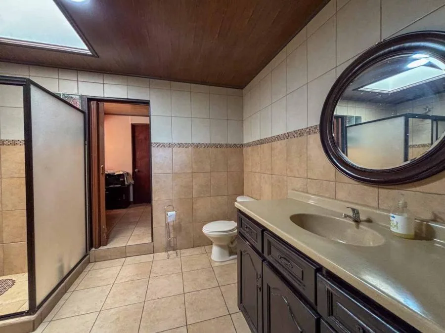 Venta de casa en Sabanilla, Montes de Oca $199,000 #FQ001 - Venta en San Pedro — photo 3