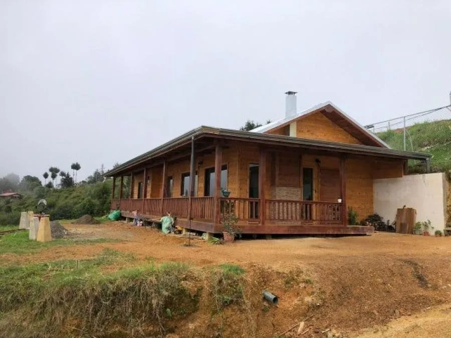 Casa con bellos acabados de madera en 620 m2 de lote en Perez Zeledon RAH 231997 - Venta en Perez Zeledón