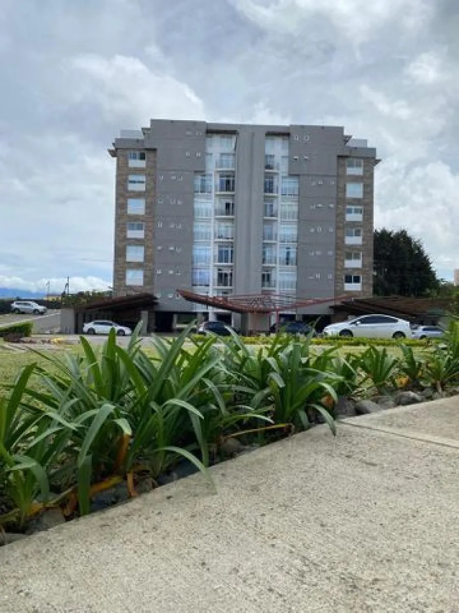 Se vende casa en Tirrases Curridabat 25-1167 - Venta en Curridabat