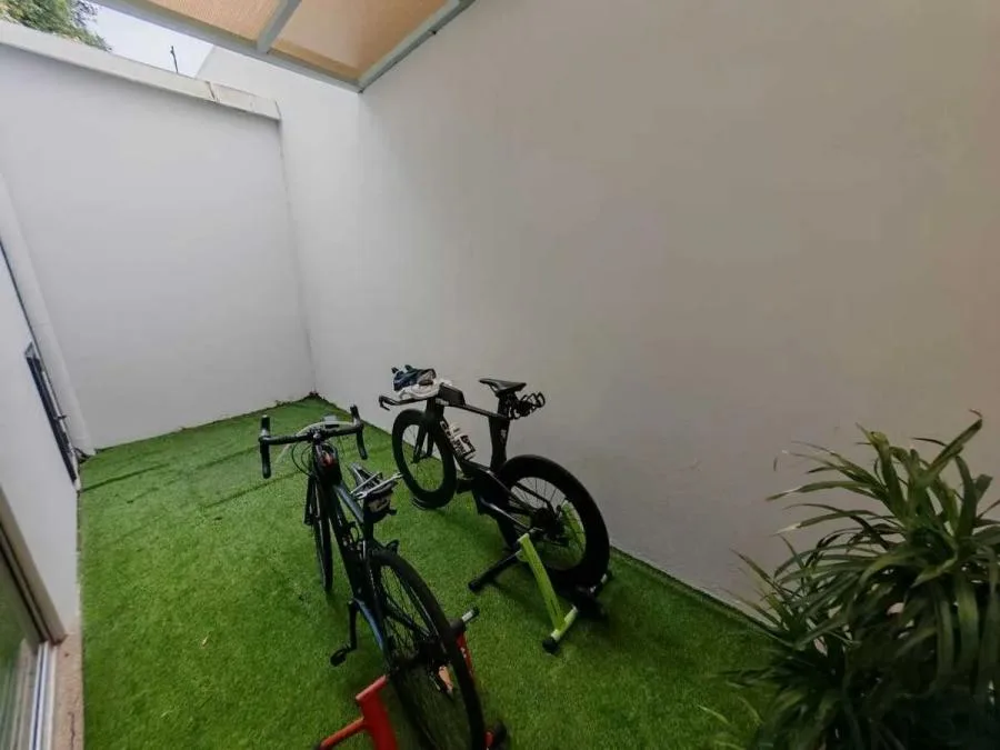Alquiler de casa amoblada en condominio Vistas de Moravia UC4951 - Alquiler / Renta en San José — photo 2