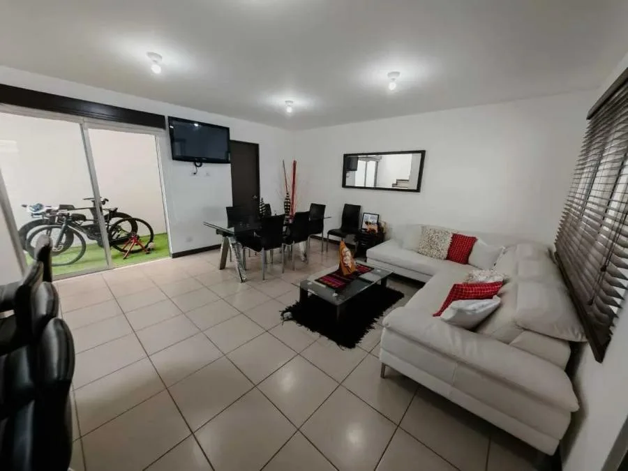 Alquiler de casa amoblada en condominio Vistas de Moravia UC4951 - Alquiler / Renta en San José — photo 5