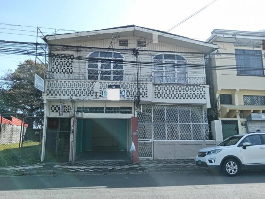 Venta de Casa + Consultorios y 2 Aptos en Centro, Limón. RAH 25-1337 - Venta en Limón