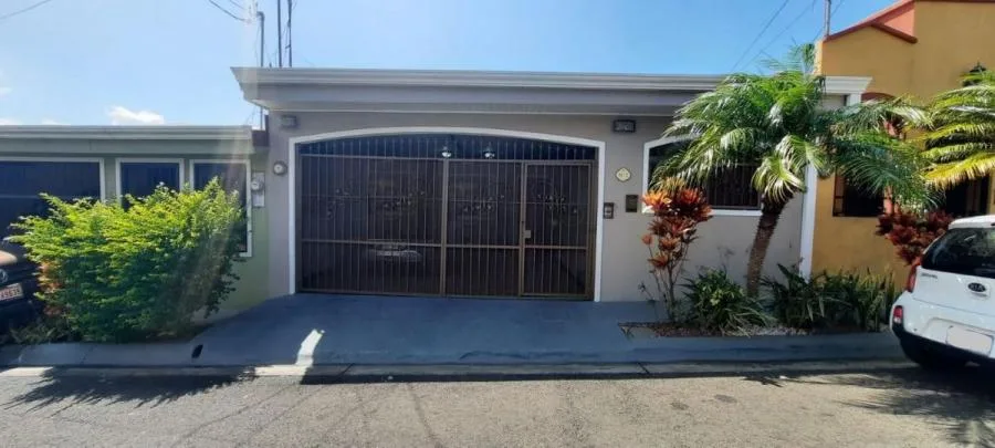Casa en venta en San Francisco, Heredia. RAH 22-1626 - Venta en Heredia