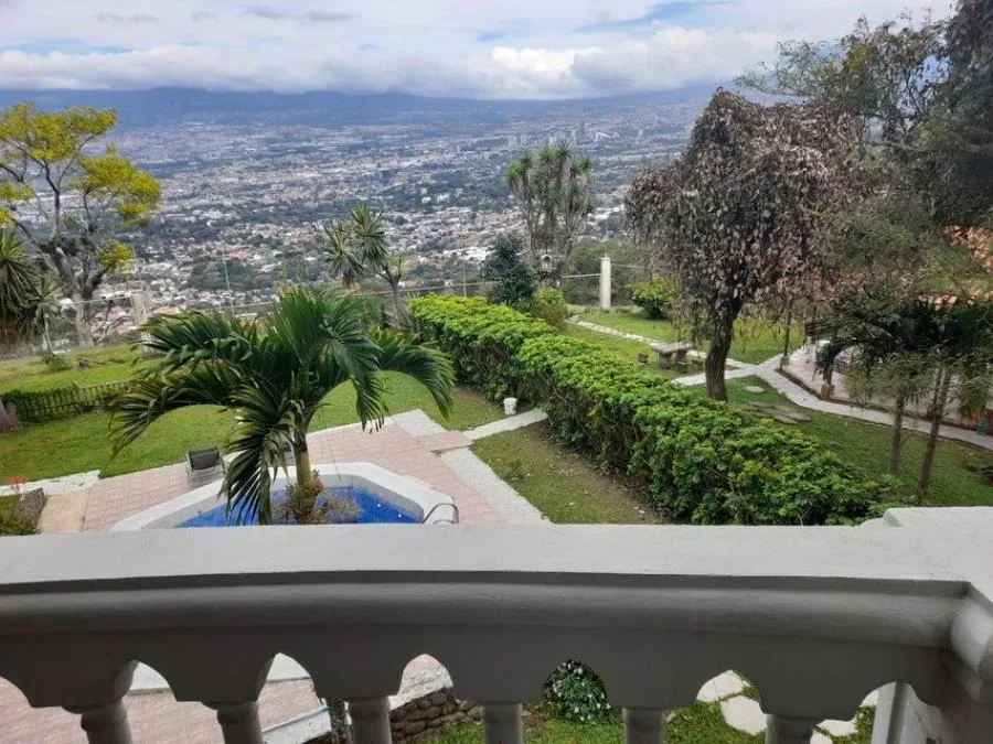 Venta de Casa en Escazú, San José. RAH 25-735 - Venta en Escazú