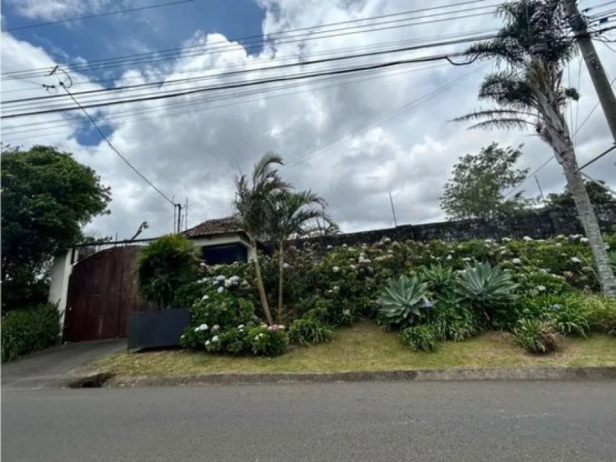 VENTA DE QUINTA CON CASA Y SALÓN, HEREDIA, SAN RAFAEL, CONCEPCIÓN - Venta en San Rafael