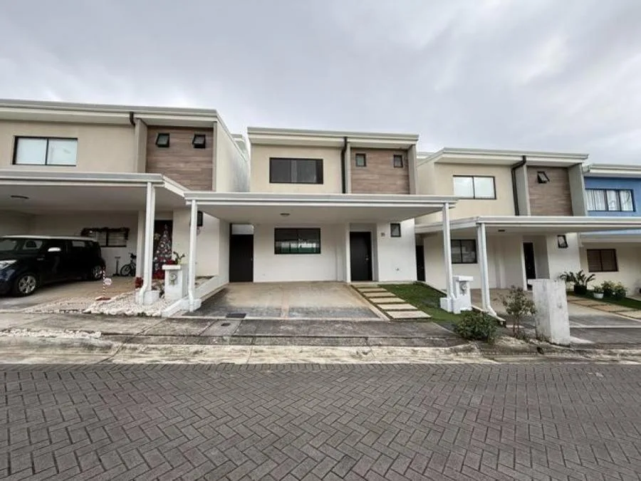 Venta de Casa en Ulloa, Heredia. RAH 26-1081 - Venta en Ulloa