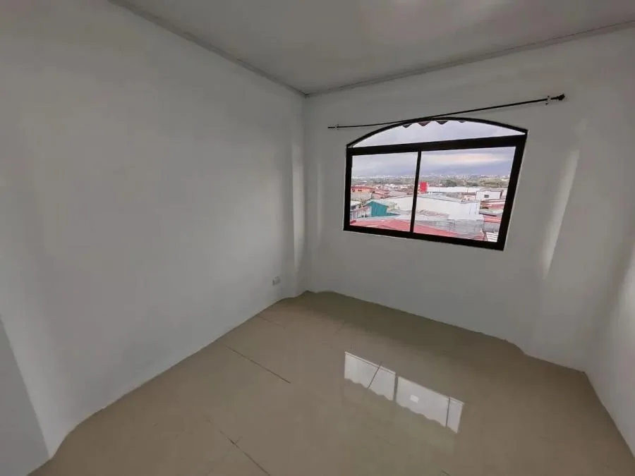 Venta de apartamento en 4to piso, Cinco Esquinas, Tibás #VO6017 - Venta en Tibás — photo 2