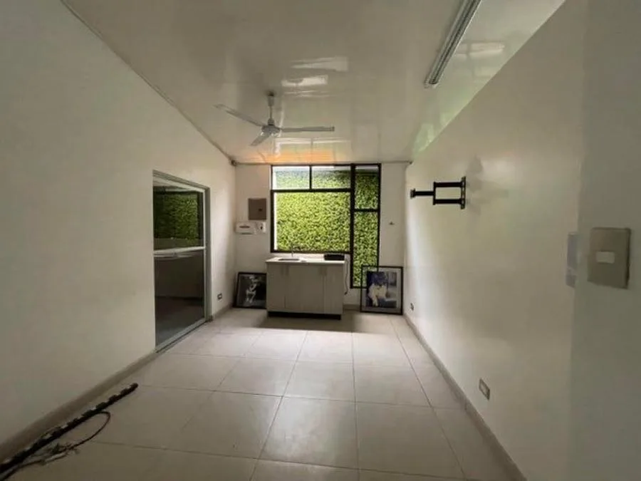 Venta de Local Comercial en Santo Domingo de Heredia. RAH 26-161 - Venta en Santo Domingo — photo 4