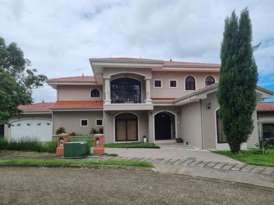 Venta de Casa + Apartamento en La Unión, Cartago. RAH 26-171 NR - Venta en La Unión
