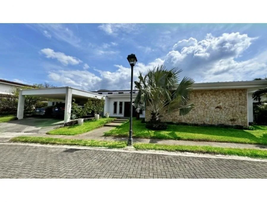 Venta de casa en condominio en Piedades, Santa Ana US$450,000 #JM013 - Venta en Santa Ana
