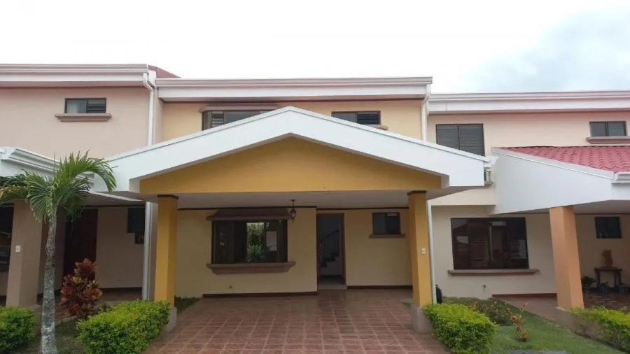 Casa en Venta en Sabanilla, Montes de Oca RAH #222591 - Venta en Sabanilla