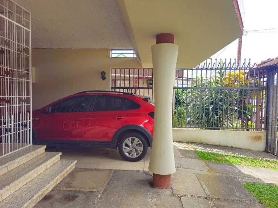 VENTA DE CASA EN MONTES DE OCA  LOURDES  PBR - Venta en Montes de Oca — photo 4