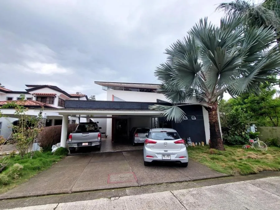 Venta de propiedad con 2 casas en Santo Domingo Heredia - Venta en Santo Domingo