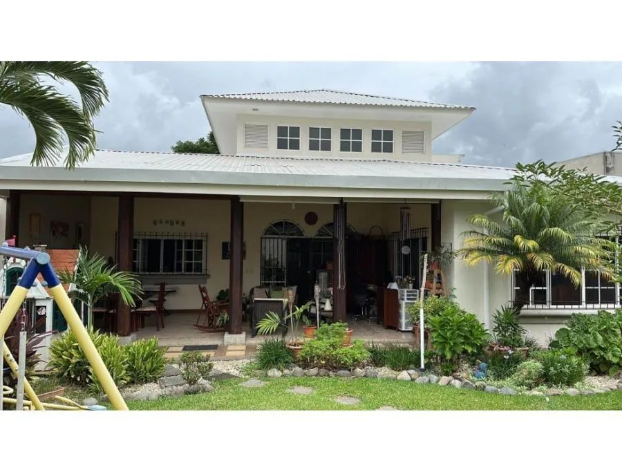 Venta de casa independiente en Santa Ana US$475,000 #ER001 - Venta en Santa Ana