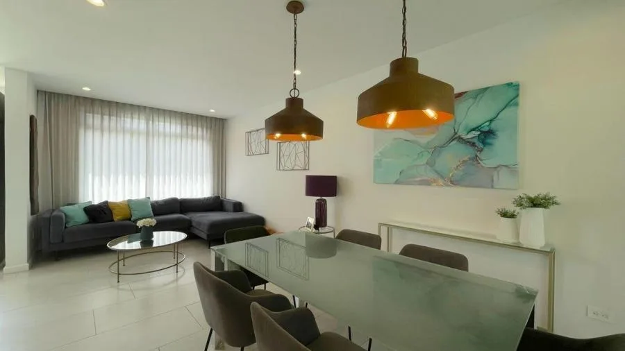 VENTA DE MODERNA CASA EN SAN RAFAEL DE ESCAZU PBR - Venta en San Rafael
