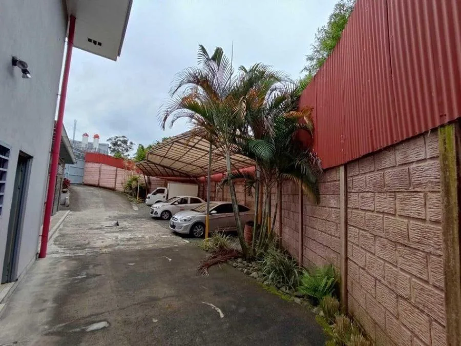 MLS-25-1091 LS VENTA PROPIEDAD CON 4 APARTAMENTOS GOICOECHEA SAN JOSE - Venta en Goicoechea