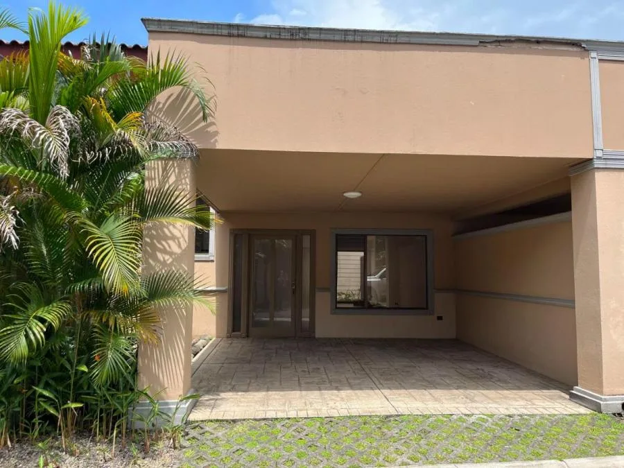 CASA EN VENTA EN SANTA ANA, cod: CTL MLS #25-2026 - Venta en Santa Ana