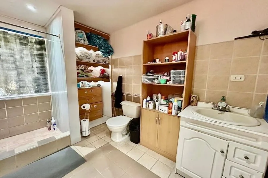 Venta de dos casas en Mercedes, Montes de Oca $450.000 #LL155 - Venta en San Pedro — photo 2