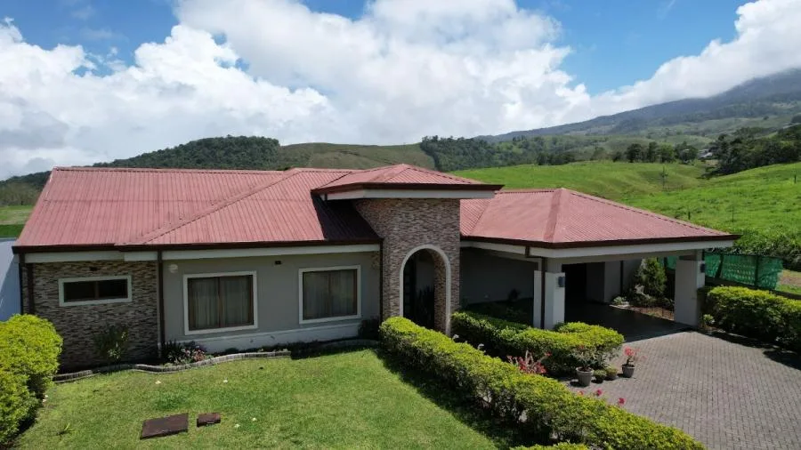 Casa en Ciudad Quesada, San Carlos. - Venta en Quesada