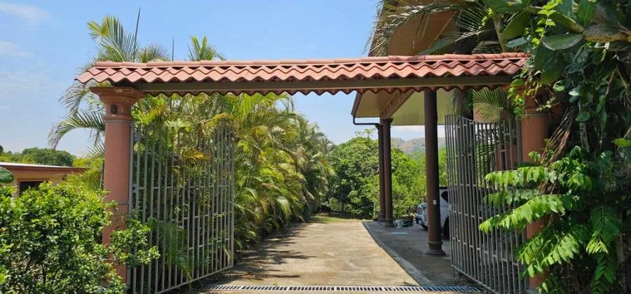 Venta de Finca con Casa en Guácima, Alajuela. RAH 24-1451 PRECIO REBAJADO - Venta en Guácima