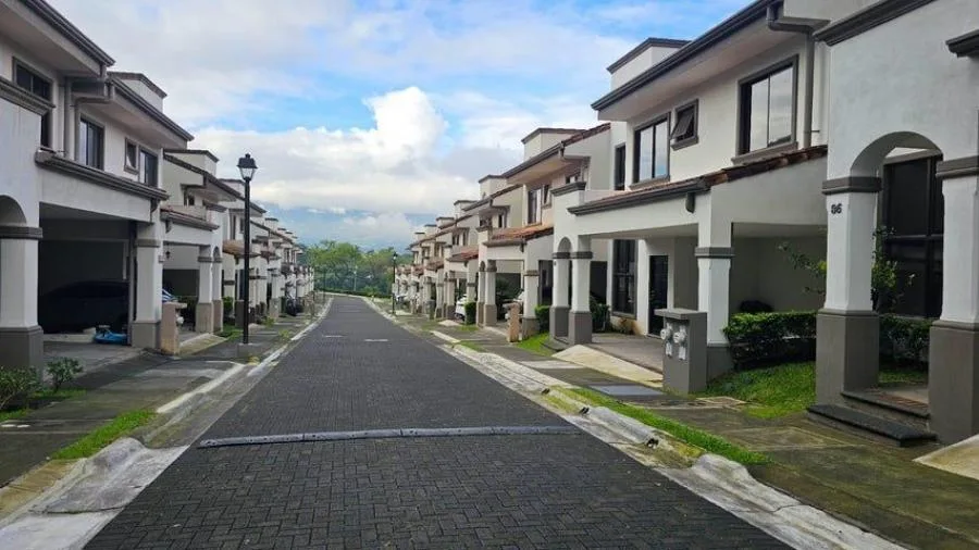 Venta de Casa en Condominio en Ulloa Heredia MGA - Venta en Ulloa