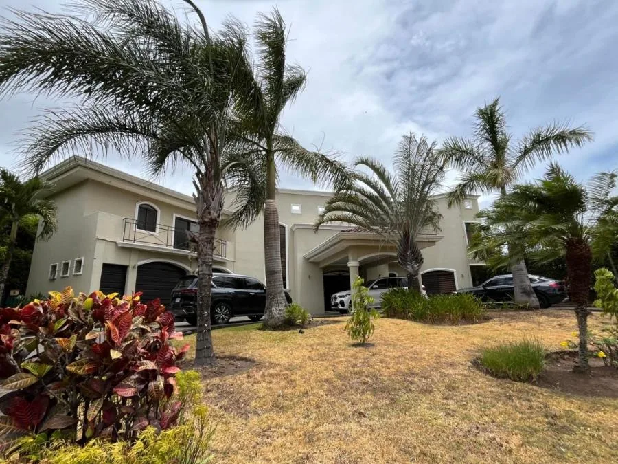 Venta de Casa en Santa Ana, San José.  - Venta en Santa Ana