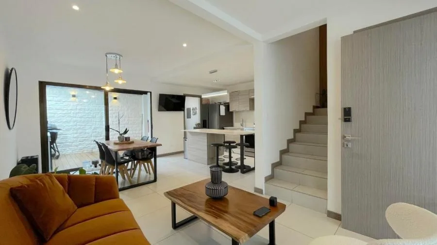 Venta de Casa en San Antonio de Escazú. RAH 26-807  - Venta en Escazú