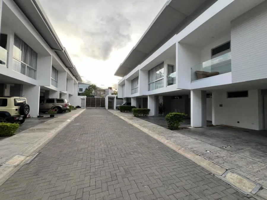 Venta de Casa en Escazú, San José. RAH 25-1940 - Venta en Escazú