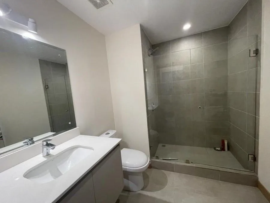 En venta bello apartamento de dos niveles totalmente amueblado RAH 24-38 - Venta en Montes de Oca — photo 2