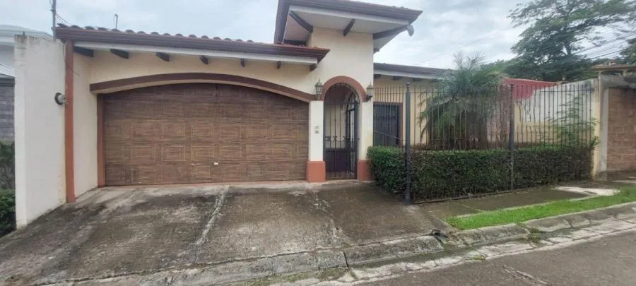 Casa en venta en Pozos, Santa Ana. RAH 23-3441 - Venta en Santa Ana