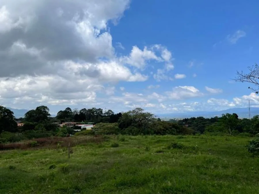 Complejo residencial con 2 casas y 9 apartamentos ideal para inversión #26-741 GS - Venta en Montes de Oca