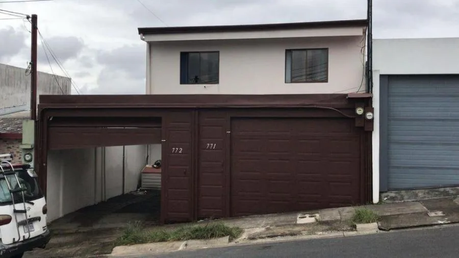 Venta de Casa de Lujo en Goicoechea / Mls. 26-726 OFC JB - Venta en Goicoechea