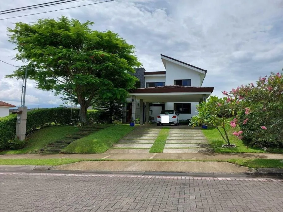 CASA EN VENTA, LA GUÁCIMA ALAJUELA, Cod#24-813 - Venta en Guácima