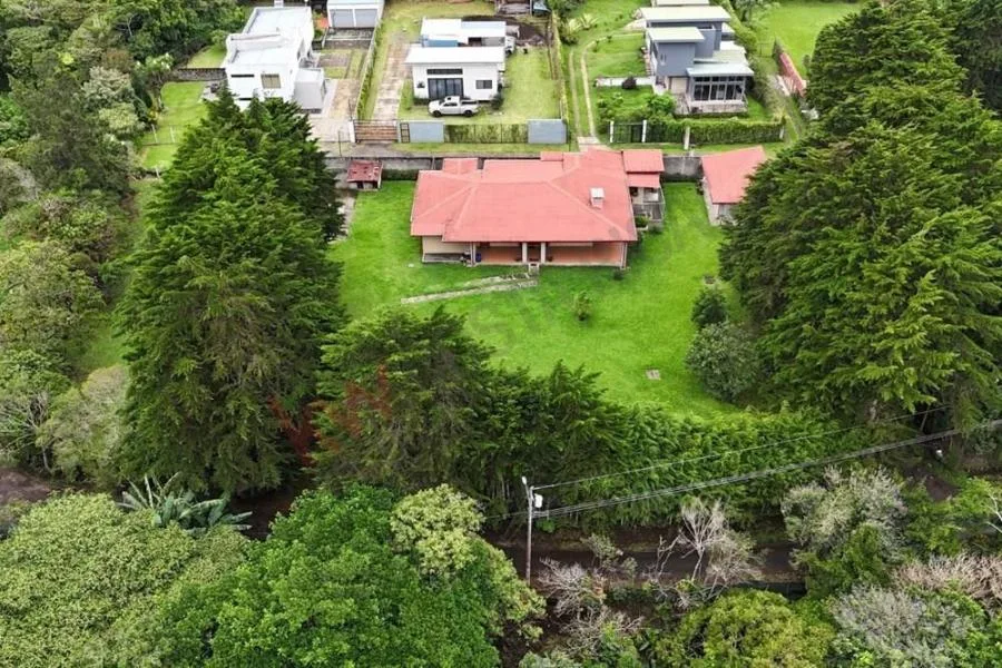 Venta de Propiedad con Casa y Terreno en San Isidro de Heredia - Venta en San Jose San Isidro
