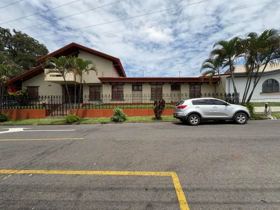 Alquiler de Estupenda Casa en Alajuela / Mls. 26-504 OFC JB - Alquiler / Renta en Alajuela