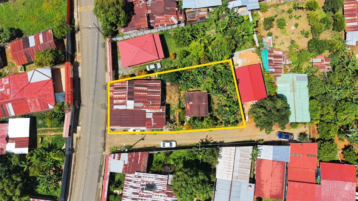 LOTE CON 6 APARTAMENTOS PARA INVERSION Y DESARROLLO EN PAVONES, PEREZ ZELEDON - Venta en Pérez Zeledón