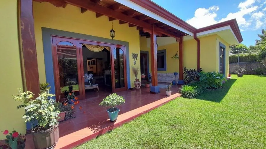 VENTA DE CASA EN SAN JOSE VASQUEZ CORONADO - Venta en Vasquez de Coronado