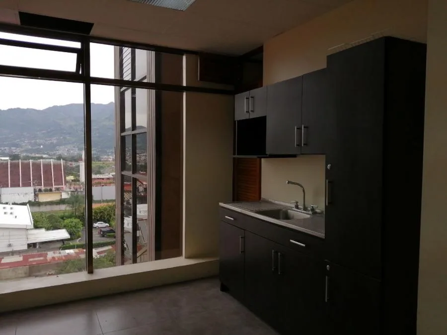 Oficina en Alquiler en Sabana Sur en Oficentro. COD1543037 - Alquiler / Renta en Montes de Oca — photo 5