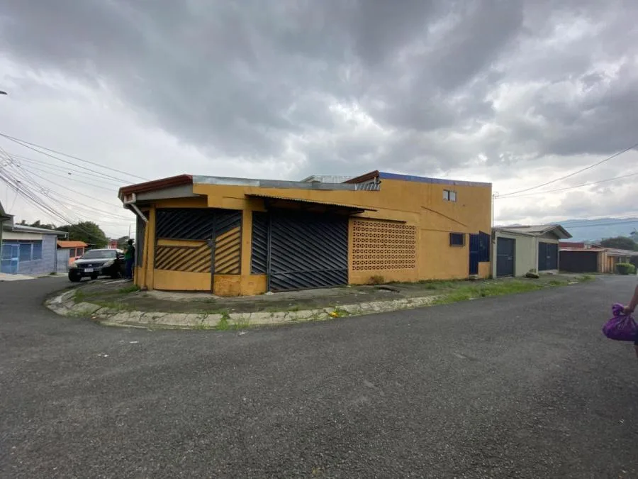 Venta Casa y Apartamento en San Juan Desamparado, San José RAH #22806 - Venta en Desamparados