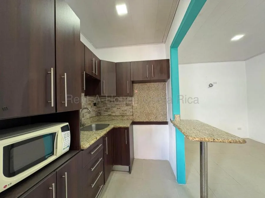 Acogedor apartamento en condominio con 2 parqueos cerca de servicios #26-1624 GS - Venta en Tibás — photo 4