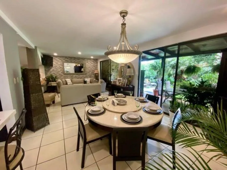 Venta de Hermosa Casa en San Antonio de Escazú 26-1421  - Venta en Escazú