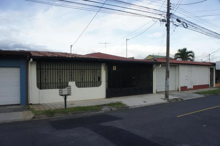 CASA EN VENTA, HEREDIA, Cod#24-1412 - Venta en Heredia