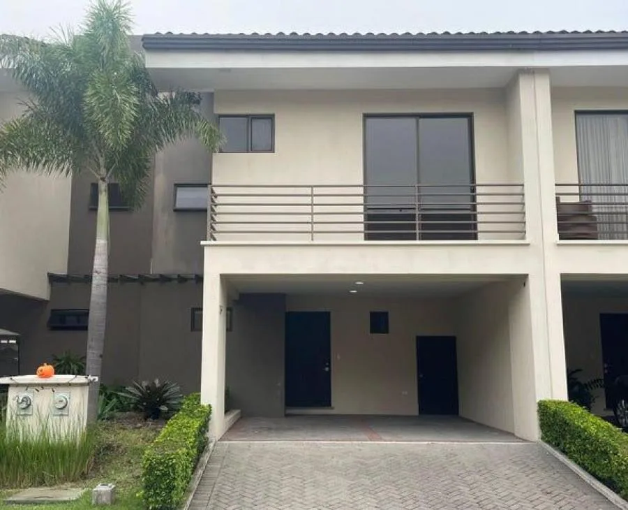 venta de casa en san jose canton santa ana brasil - Venta en Santa Ana