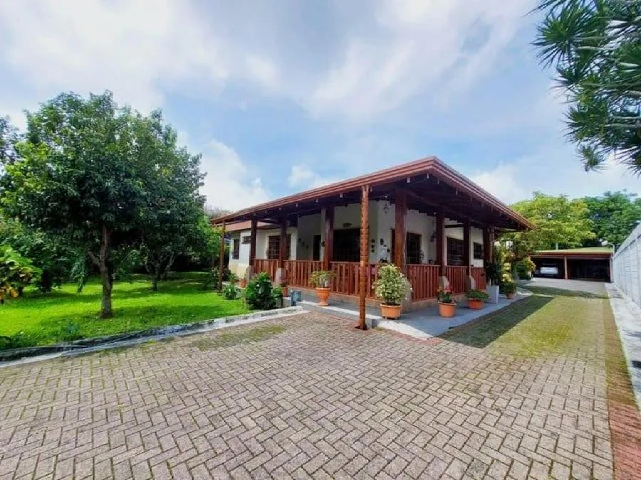 Venta de Casa en lote de 1400 m2 en Santa B?rbara de Heredia MGA - Venta en Santa Bárbara