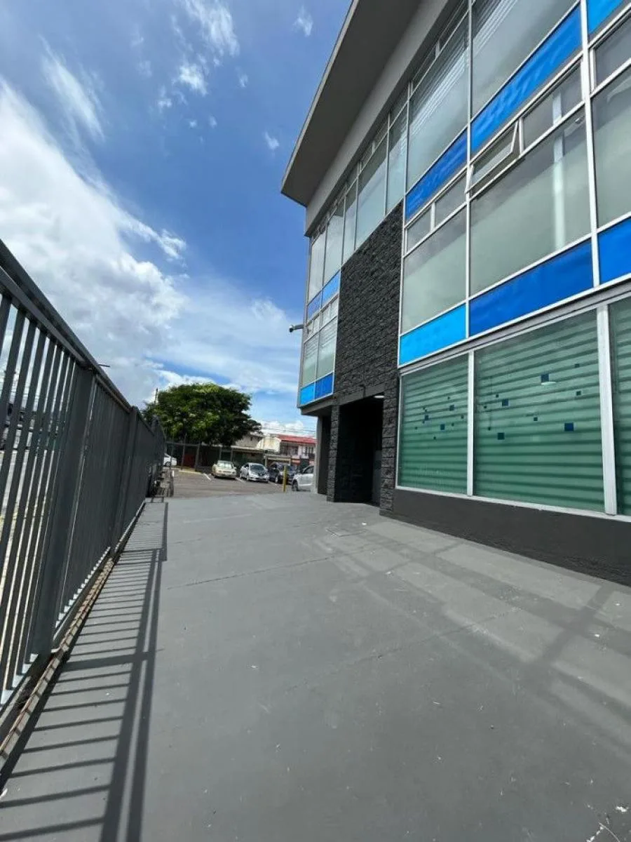 En Alquiler Edifico De 690 M² Para Oficinas En La Uruca; Idi: 139689 - Venta en Uruca