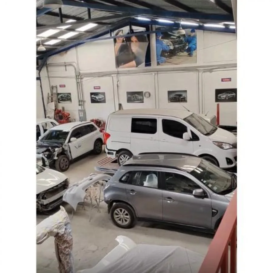 VENTA DE LOCAL Y NEGOCIO DE TALLER DE ENDEREZADO Y PINTURA, SAN JOSE - Venta en San José