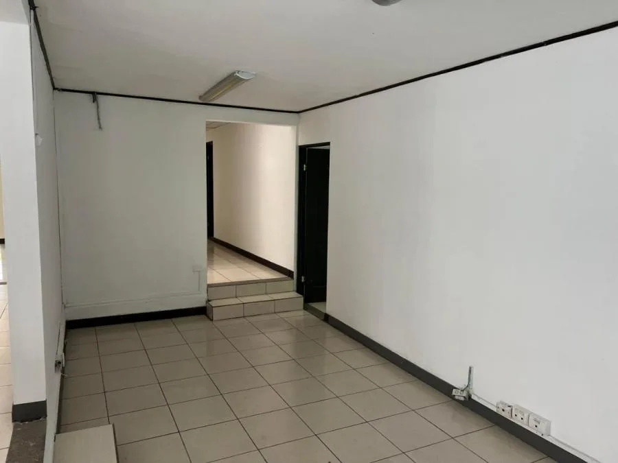Venta de Funcional Oficina en La Sabana, San José / Mls. 25-1993 OFC JB - Venta en San José — photo 3