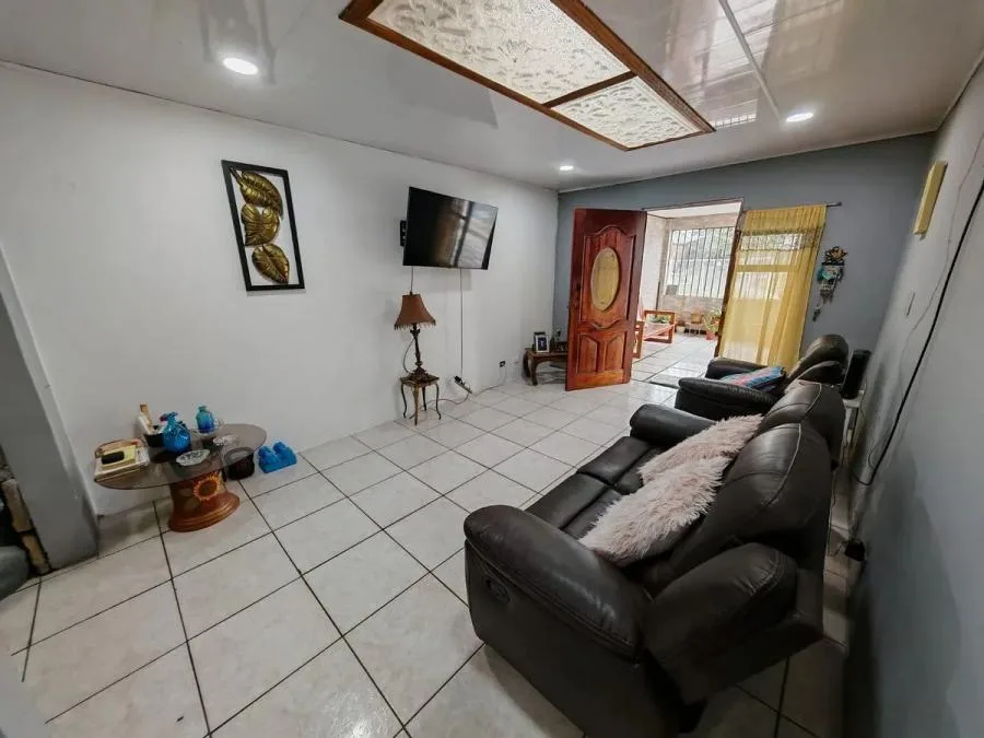 Venta de casa en Urb San Marino, Sabanilla, Montes de Oca #5734 - Venta en Montes de Oca — photo 3